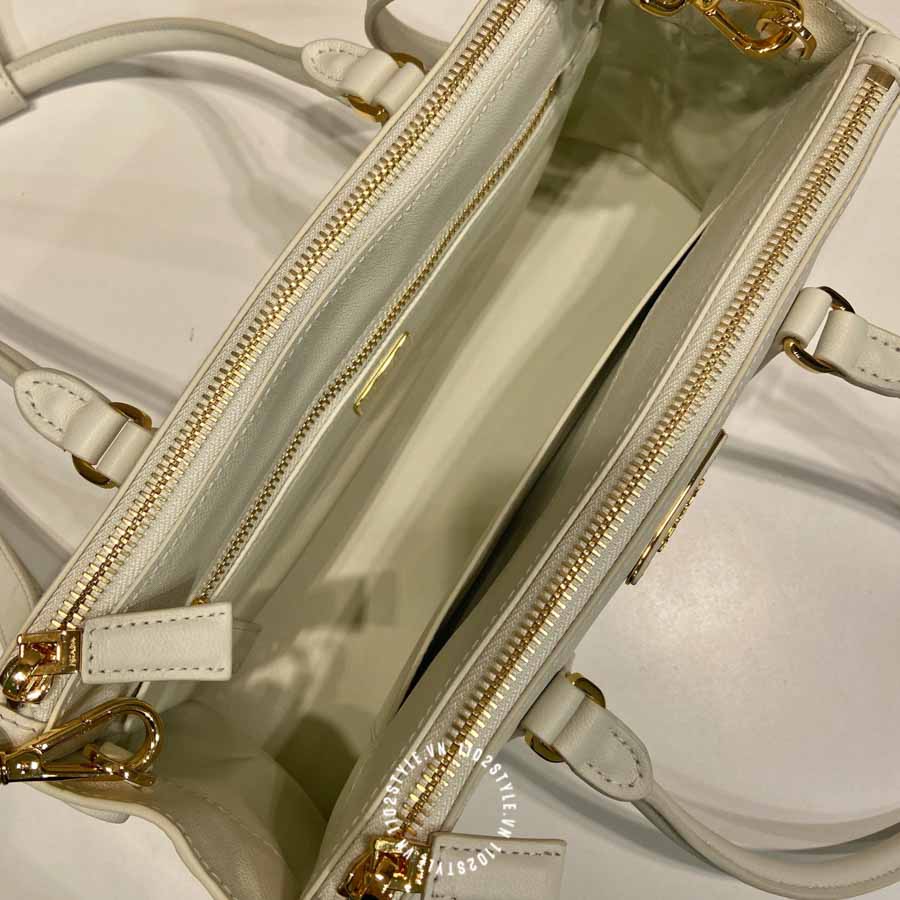 Prada Tui Mau Trang (5)