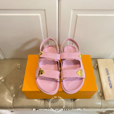 Sandal Hong (1)