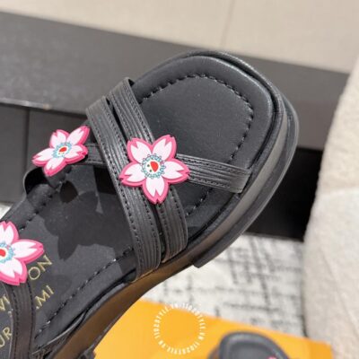 Sandal Lv Den (3)