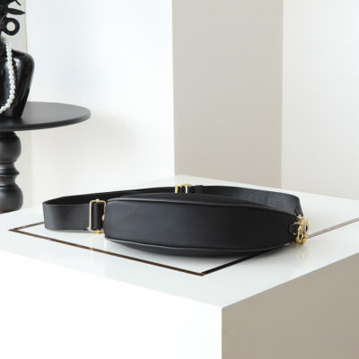 Tui Prada Moon Bag Den (6)