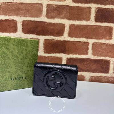 Vi Cam Tay Gucci (1)